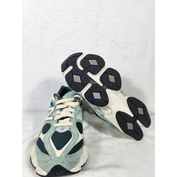 New Balance 9060 New Spruce Salt Marsh Green M 9.5 / W 11 U9060FG Sneakers - Picture 4 of 12